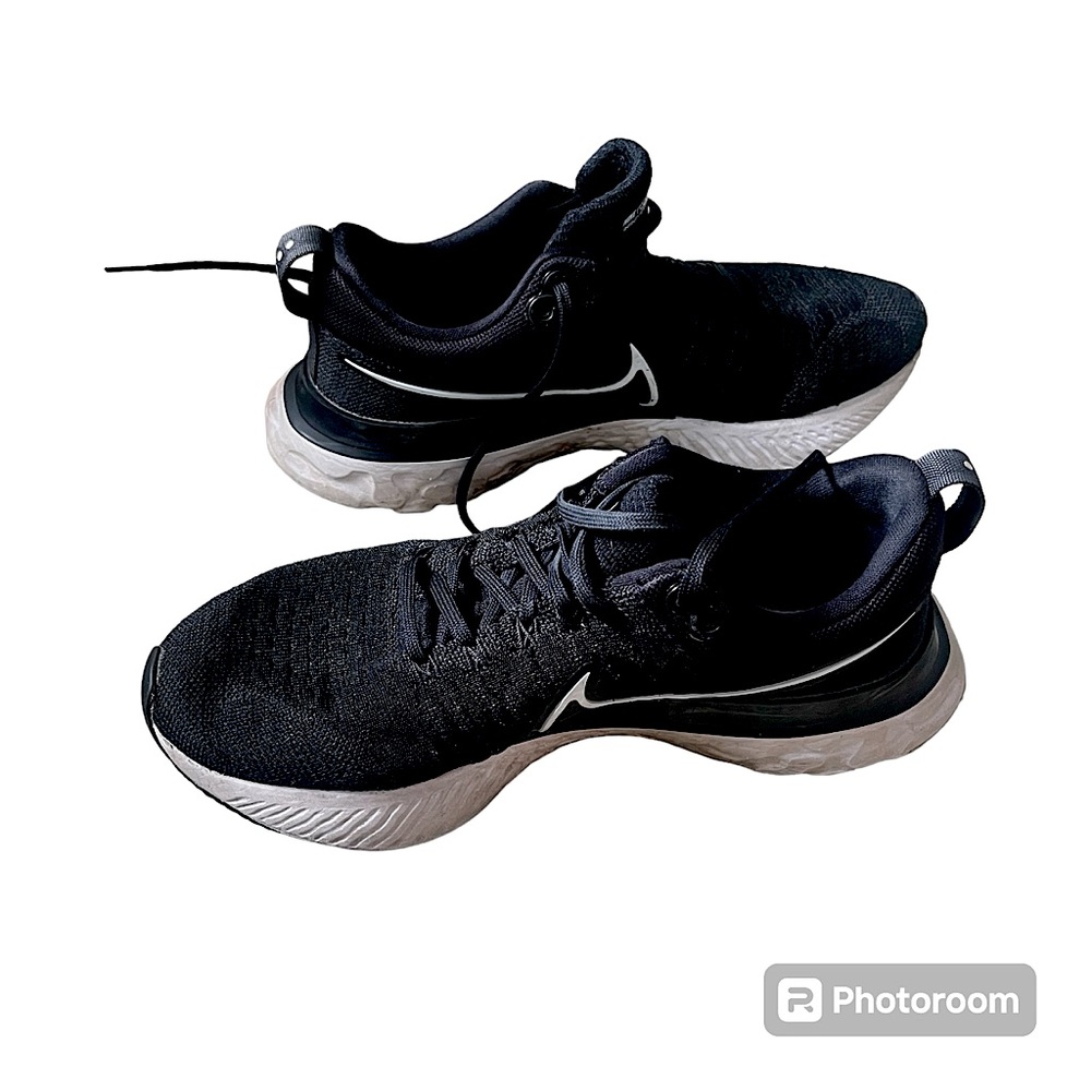 Nike react running shoes. Like new. Size 8.5